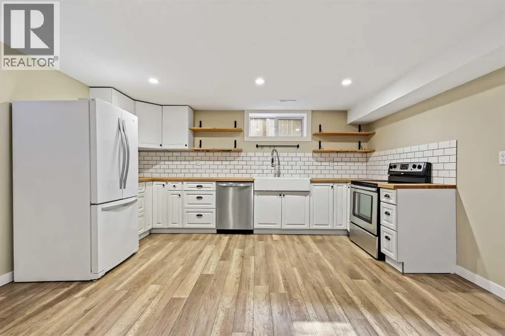92 Governor Drive SW