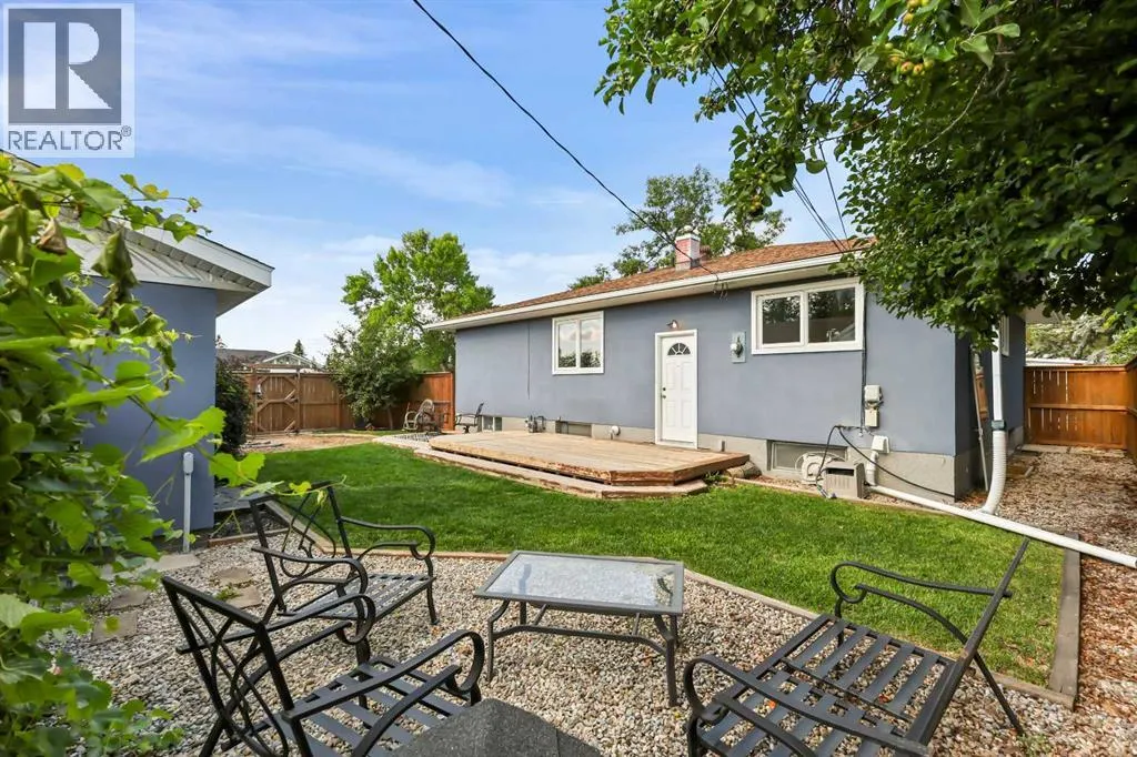 92 Governor Drive SW