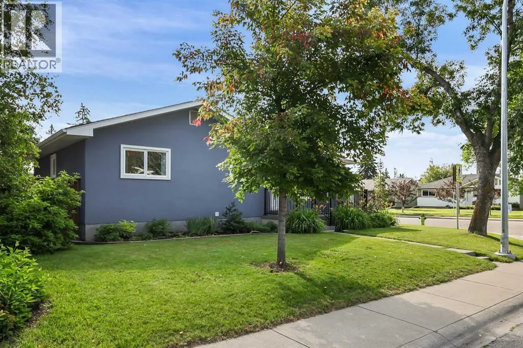 92 Governor Drive SW