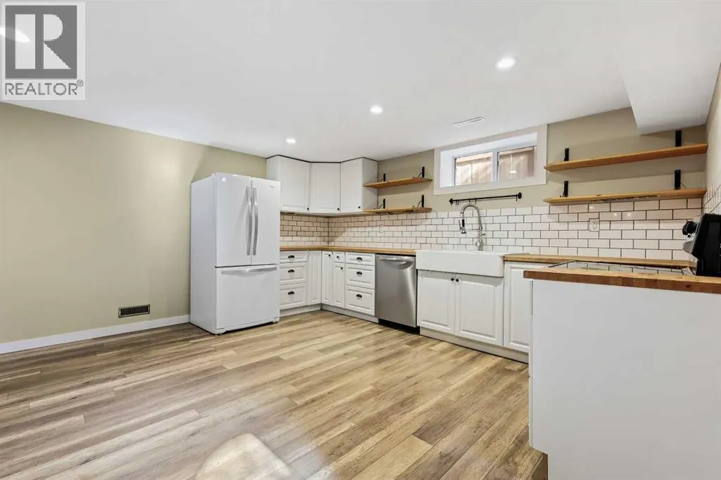 92 Governor Drive SW