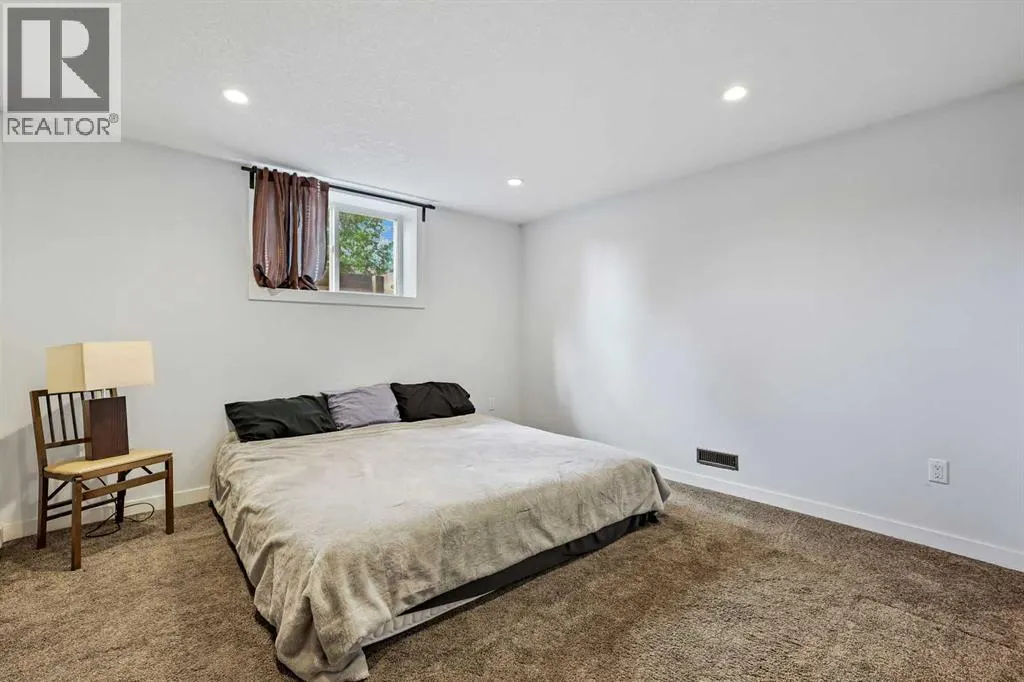 92 Governor Drive SW