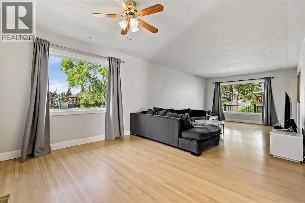 92 Governor Drive SW