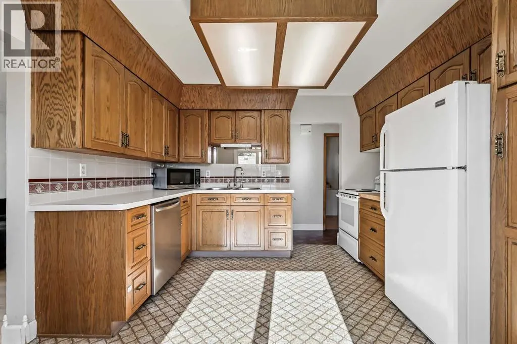 92 Governor Drive SW
