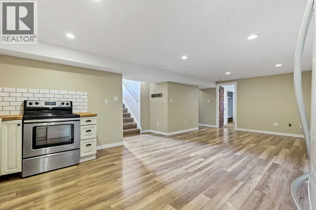 92 Governor Drive SW