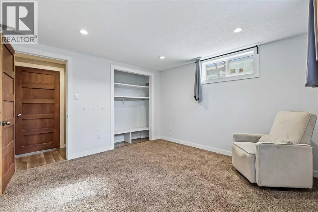 92 Governor Drive SW