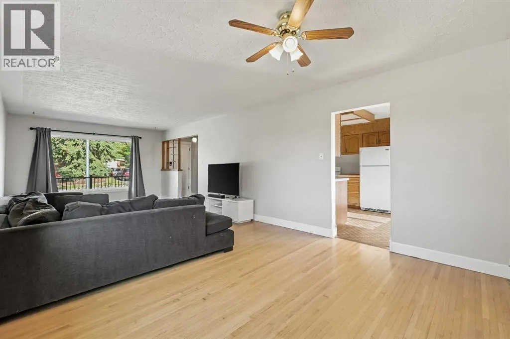 92 Governor Drive SW