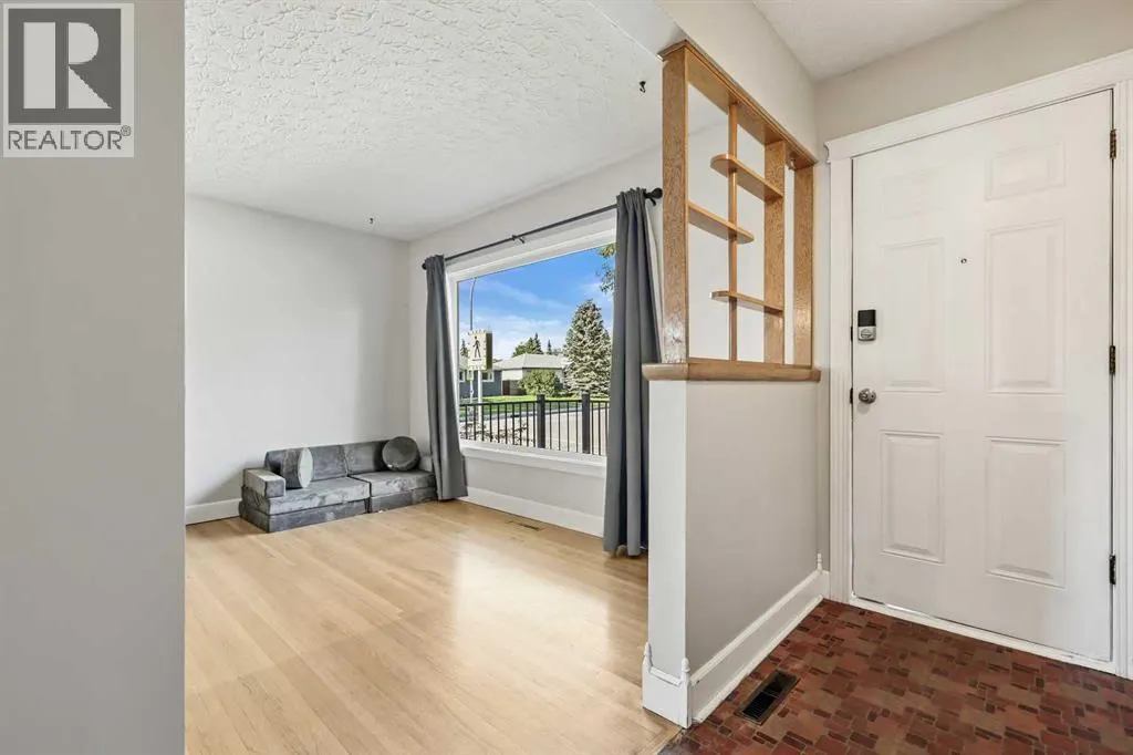 92 Governor Drive SW