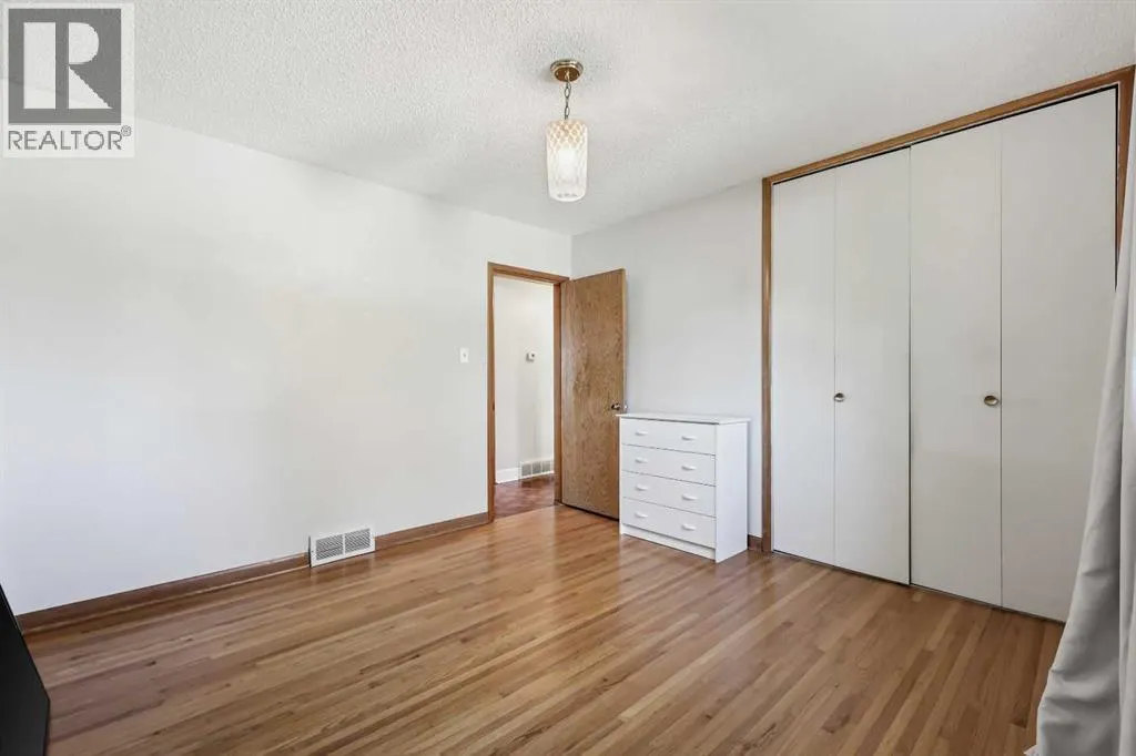 92 Governor Drive SW