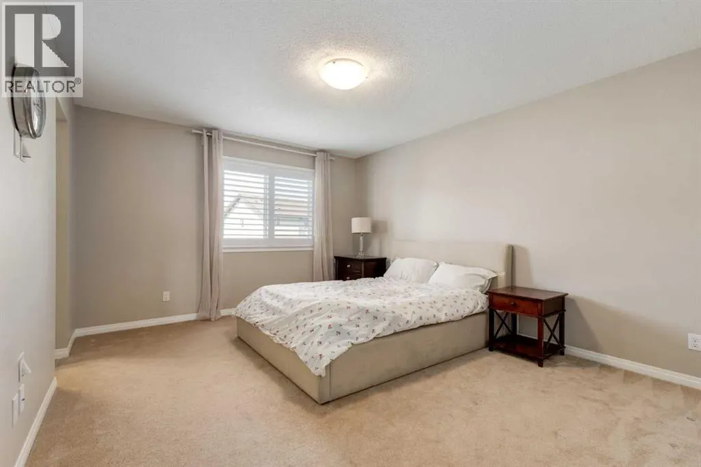 70 Silverado Skies Crescent SW