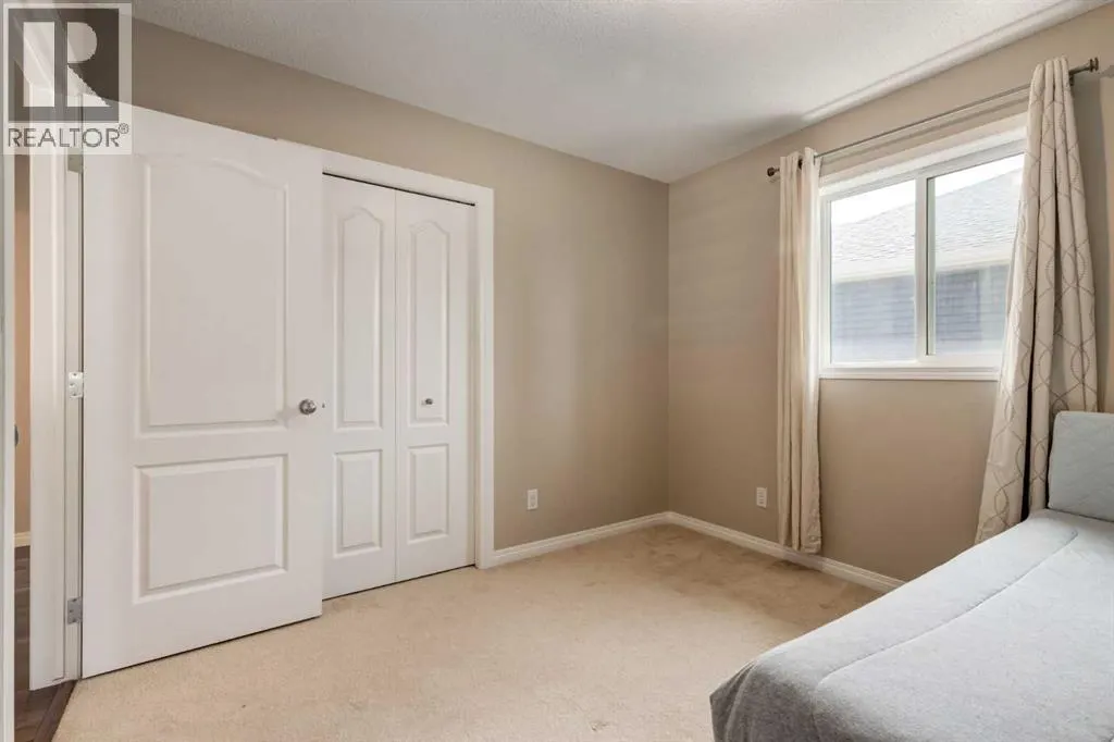 70 Silverado Skies Crescent SW