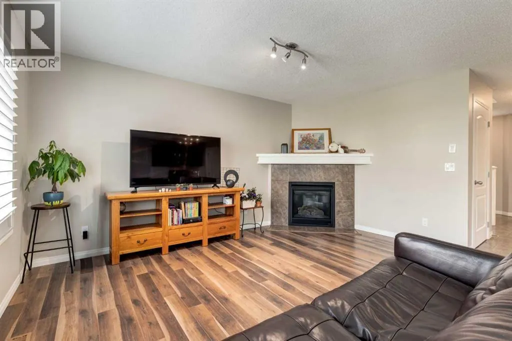 70 Silverado Skies Crescent SW