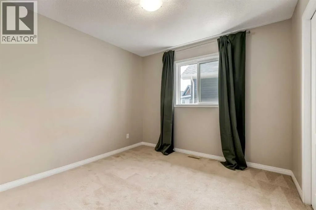 70 Silverado Skies Crescent SW