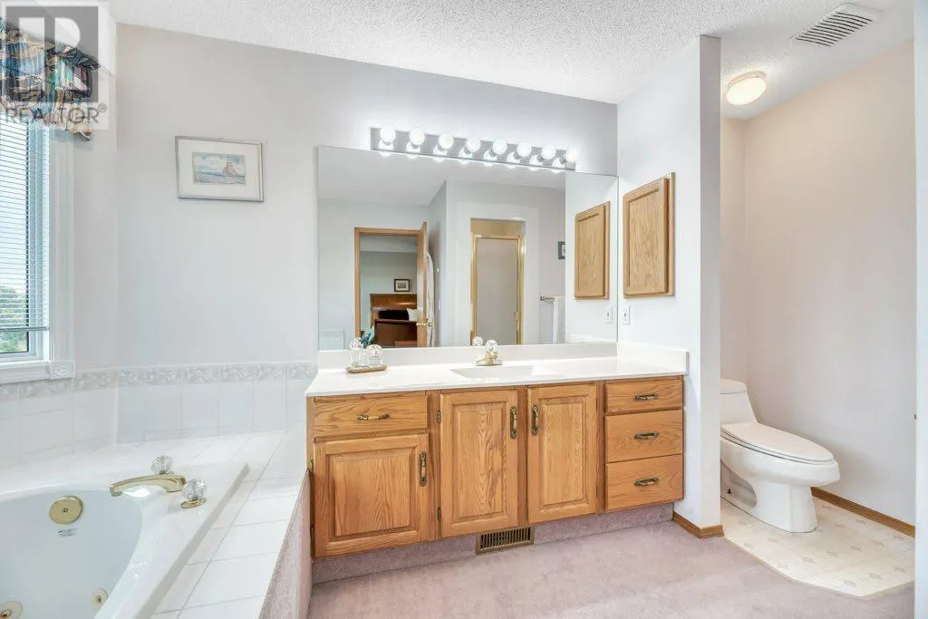 517 Lakeside Greens Place