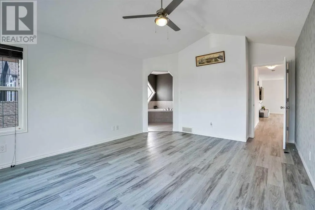 121 magenta Crescent