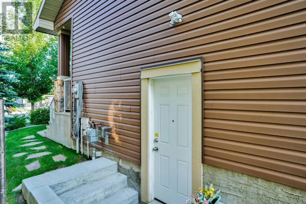 121 magenta Crescent
