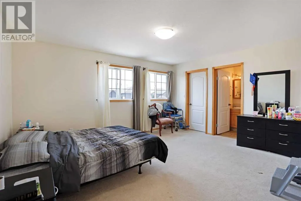 12 Upland Place W