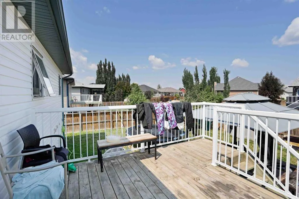 12 Upland Place W