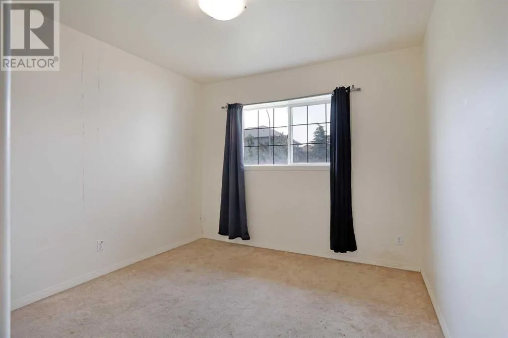 12 Upland Place W