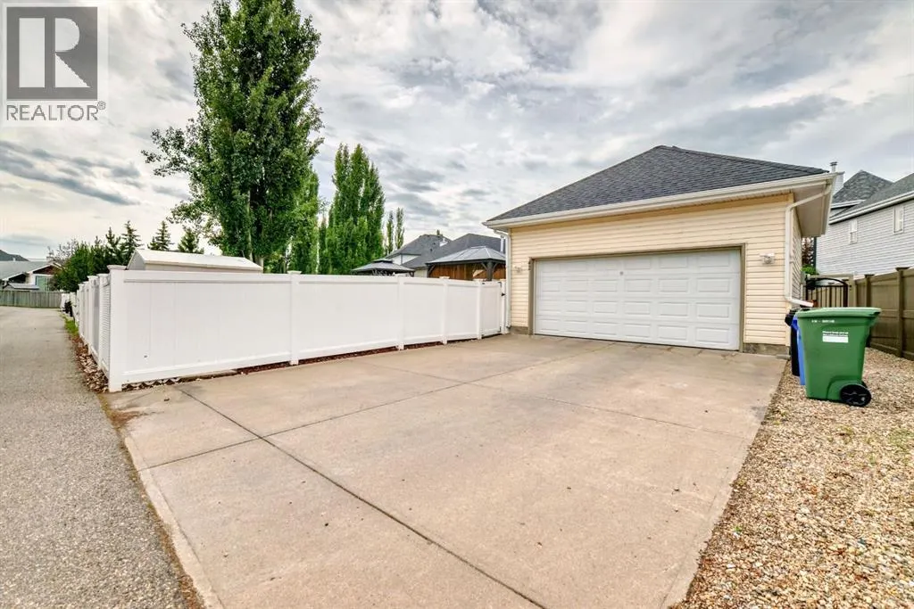 42 Inverness Close SE