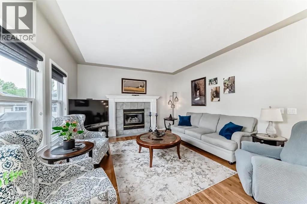 42 Inverness Close SE