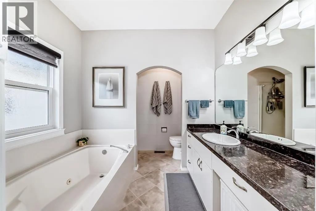 42 Inverness Close SE