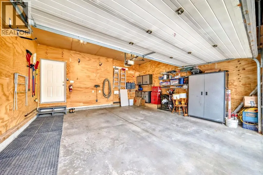 42 Inverness Close SE