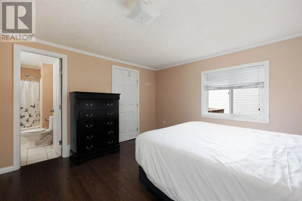 293 Grenfell Crescent