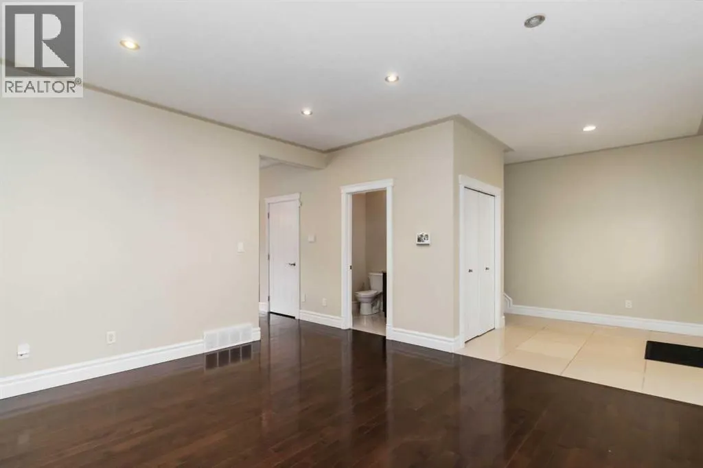 176 Coniker Crescent