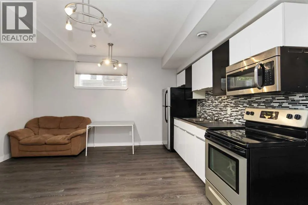 176 Coniker Crescent