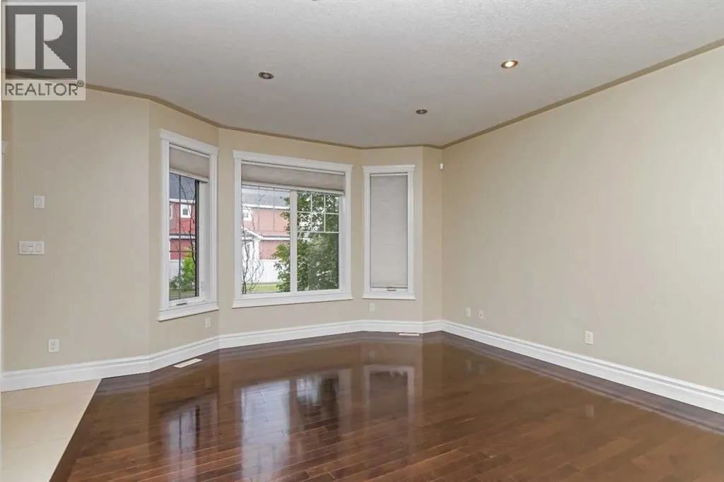 176 Coniker Crescent