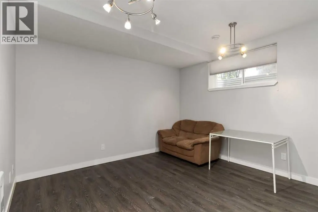 176 Coniker Crescent