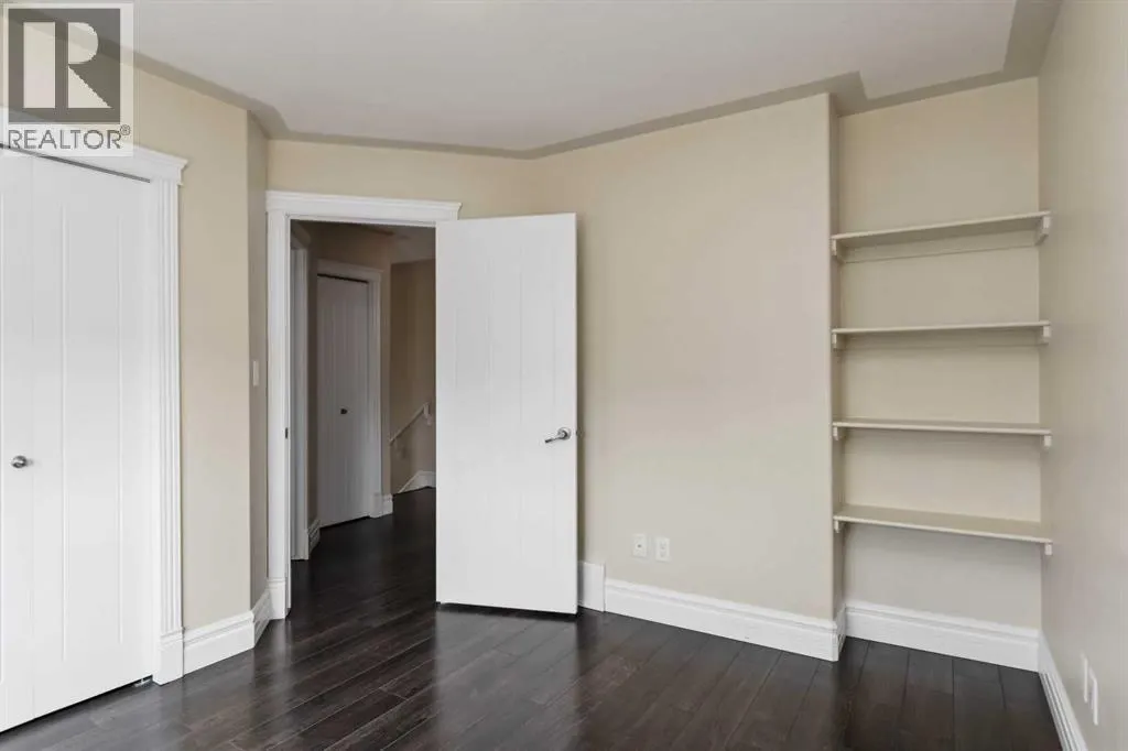 176 Coniker Crescent