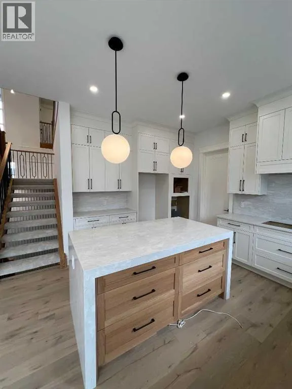 236 East Lakeview Place