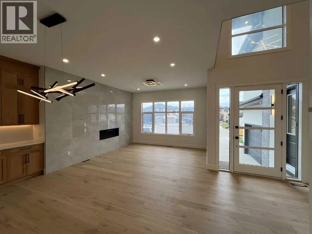 236 East Lakeview Place