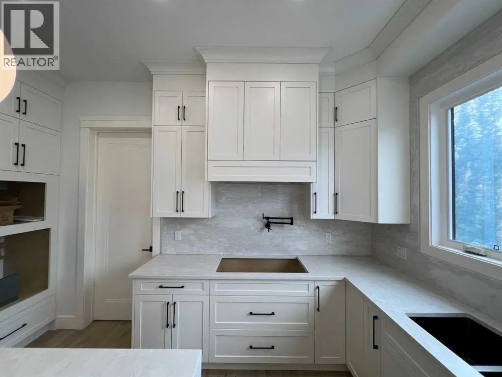 236 East Lakeview Place