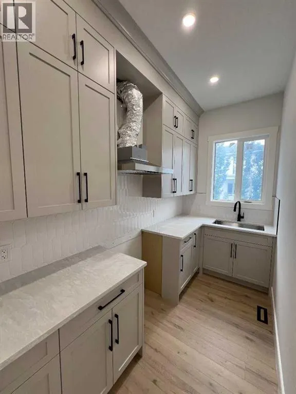 236 East Lakeview Place