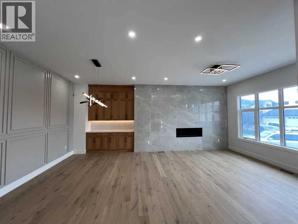 236 East Lakeview Place