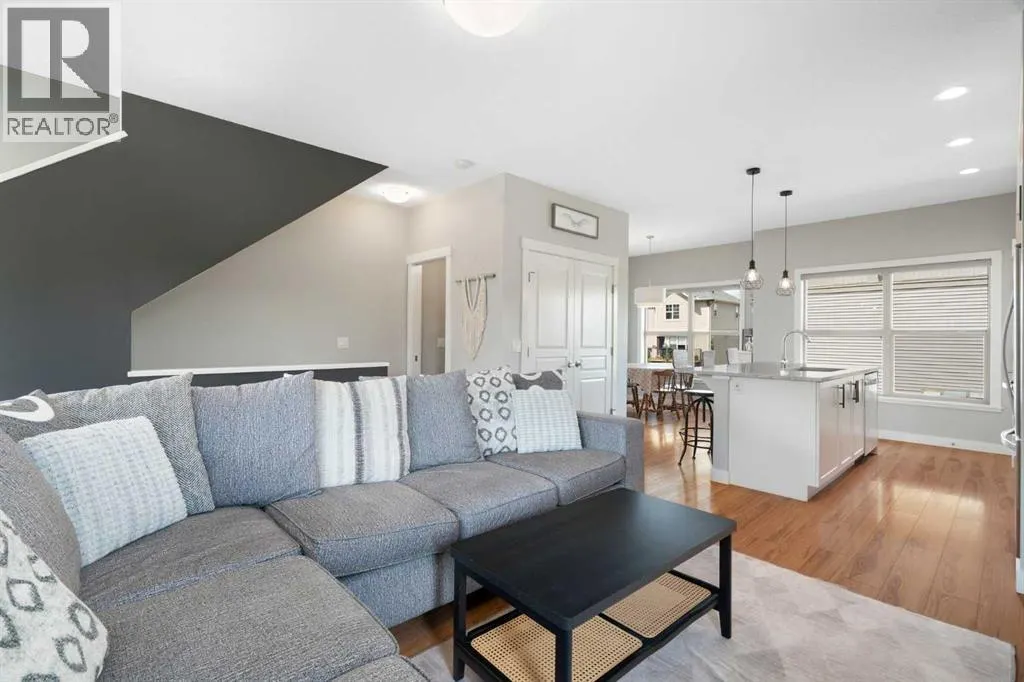 301, 32 Horseshoe Crescent