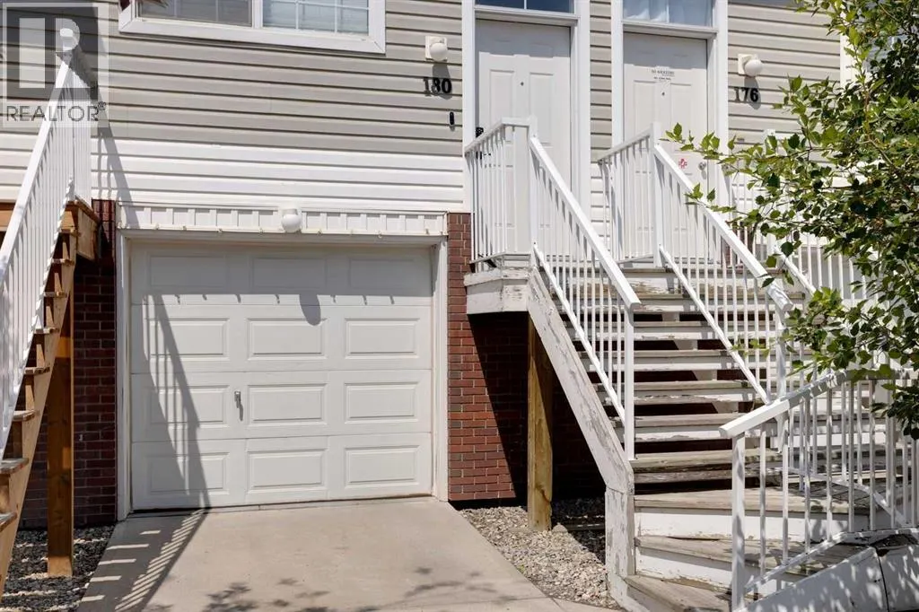 180 Prestwick Acres Lane SE