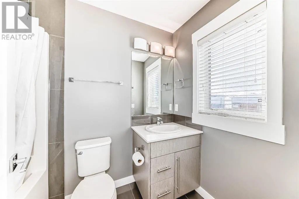 52, 111 Rainbow Falls Gate