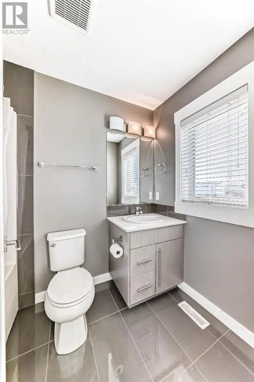 52, 111 Rainbow Falls Gate