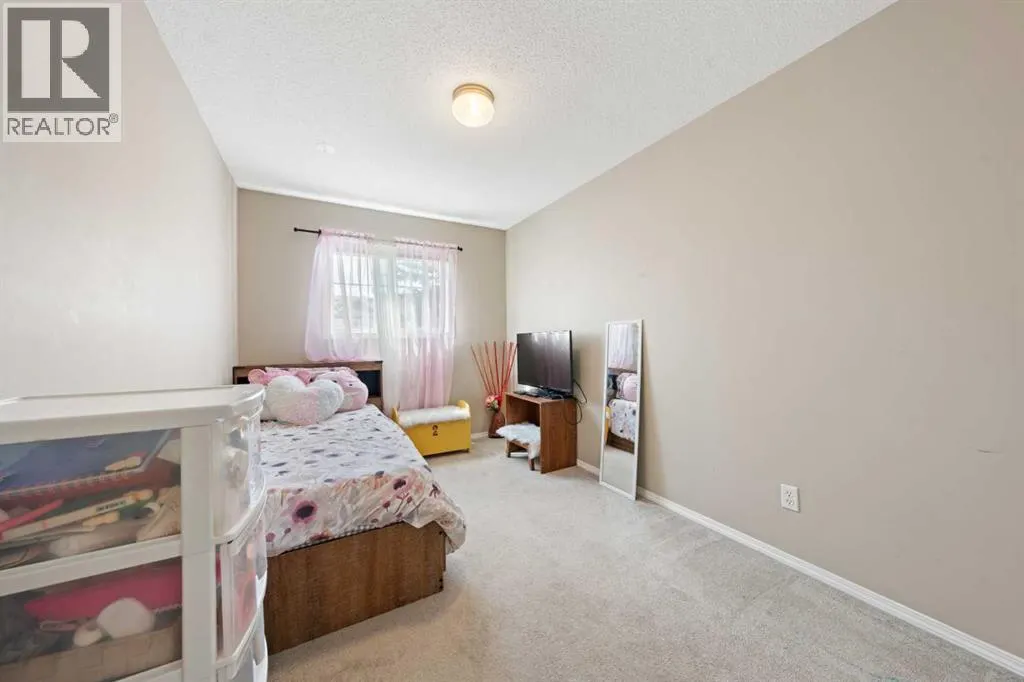82 Everstone Place SW