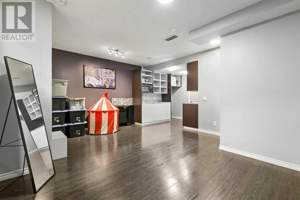 172 Copperpond Parade SE