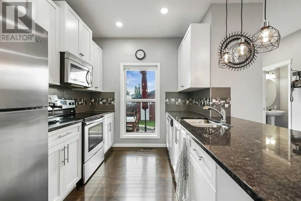 172 Copperpond Parade SE