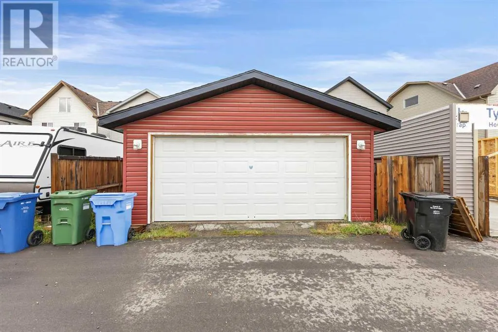 172 Copperpond Parade SE