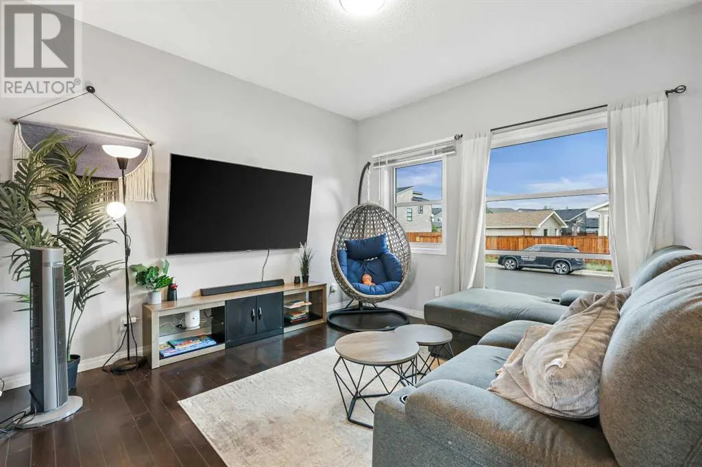 172 Copperpond Parade SE