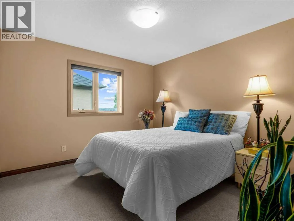 248 ASPENMERE Close