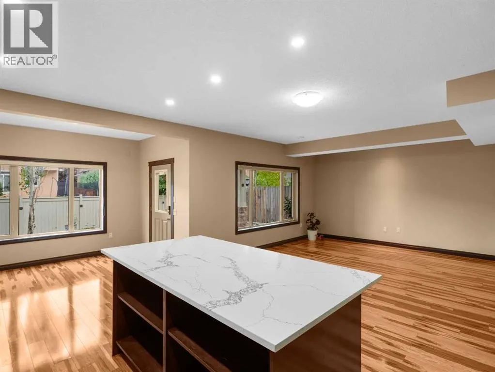 248 ASPENMERE Close