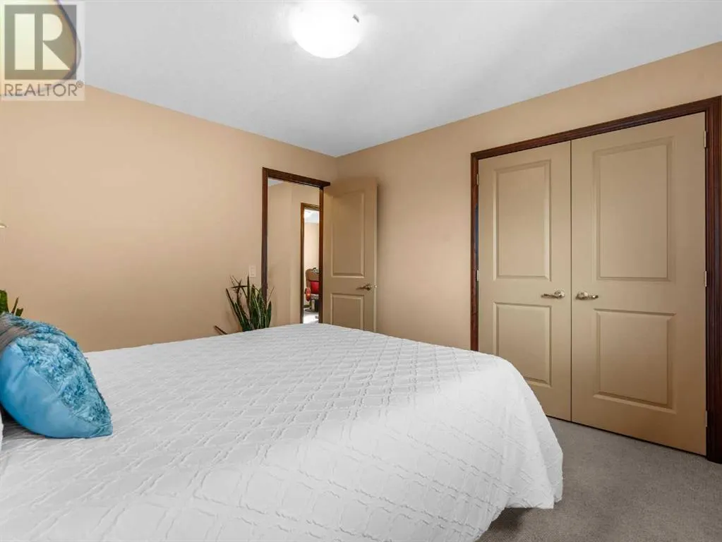 248 ASPENMERE Close
