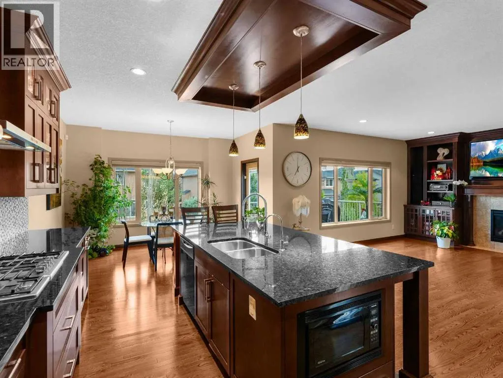 248 ASPENMERE Close